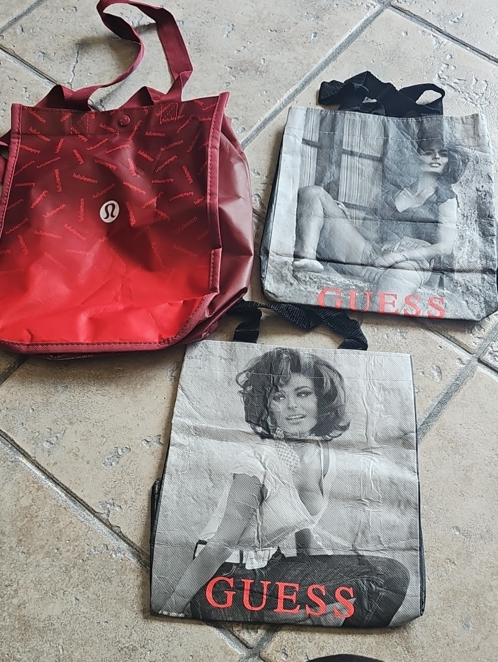 3/10$ Lululemon GUESS REUSABLE BAGS